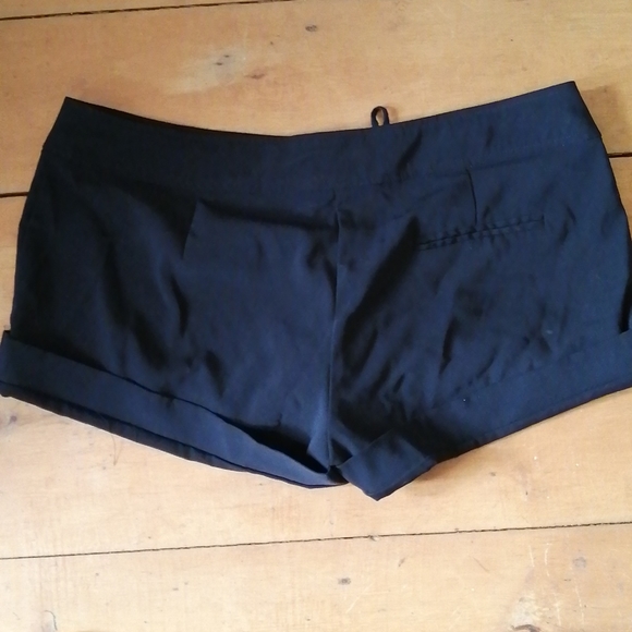 Dress shorts - Picture 2 of 4